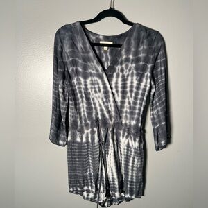 Anthropologie cloth and Stone long sleeve‎ Romper- XS
